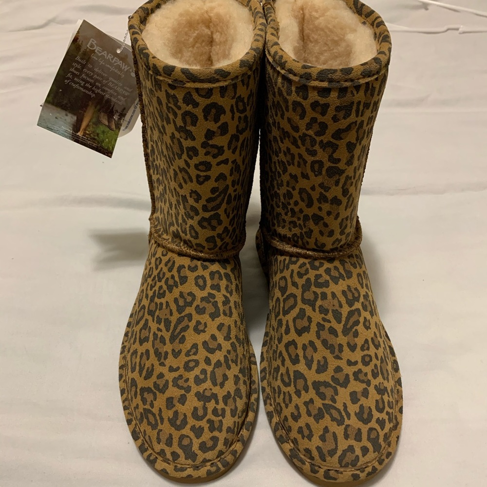Bear paw boots Leopard NWT